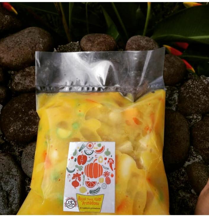 Novi Berharap Rujak Kuini Primadona Buatannya Jadi Oleh-oleh Khas Medan